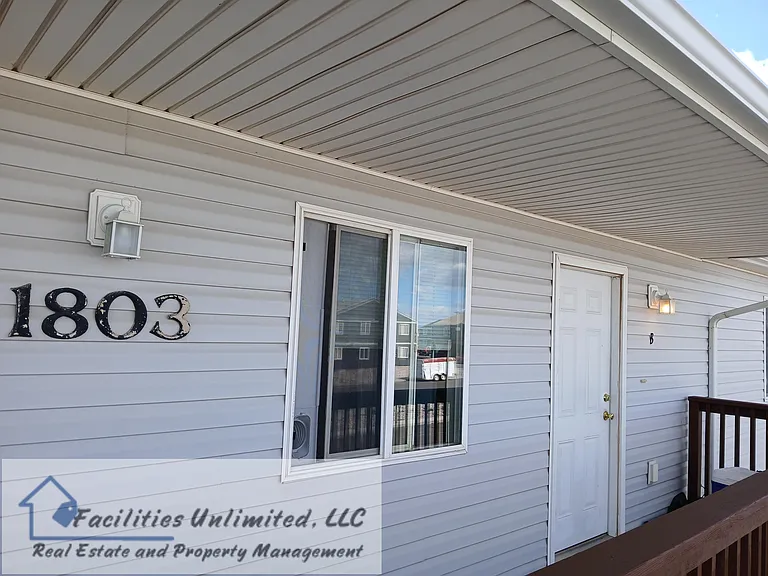 1803 S 10th St #B — Photo 2