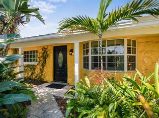 12043 Dolphin Dr, Palm Beach Gardens, FL 33410