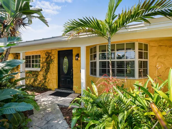 12043 Dolphin Drive, Palm Beach Gardens, FL 33410