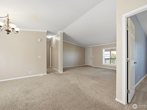 4th image of 49 Ridgecliff Drive