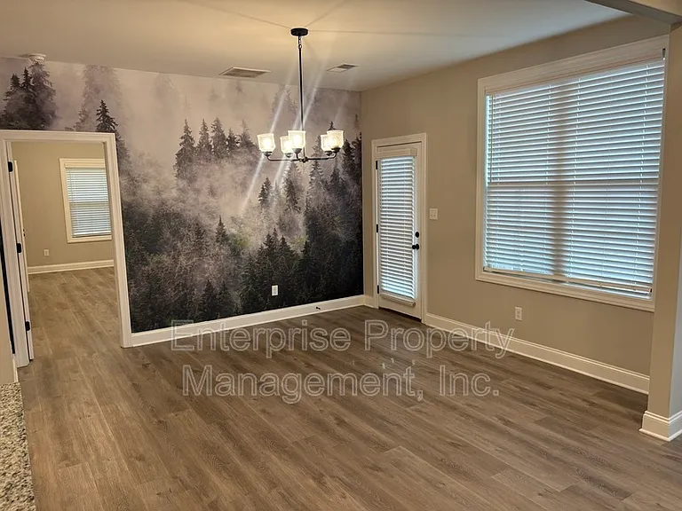 564 Holden Dr — Photo 8
