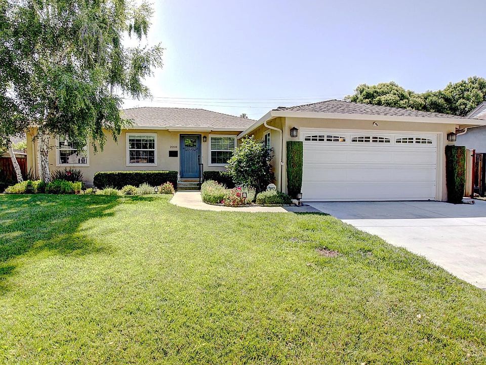 1st image of 2210 Boxwood Dr