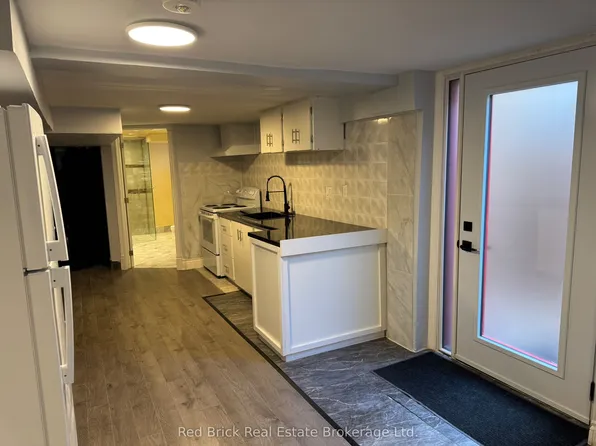 2 Callander Dr #Basement, Guelph, ON N1E 4H4