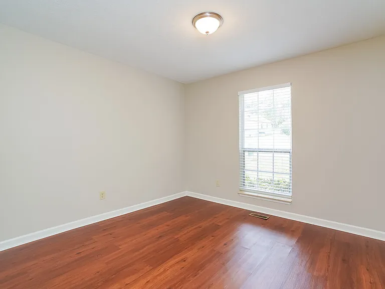 1019 Cedar Creek Village Rd — Photo 11