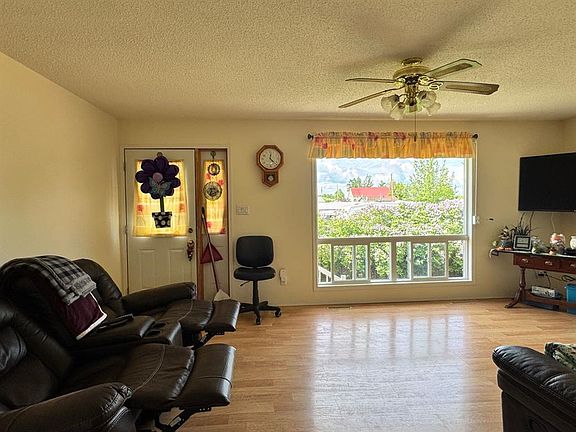 4th image of 920 5th Ave W