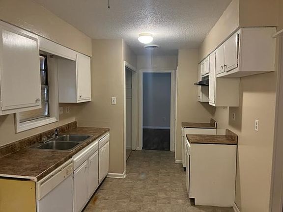 2nd image of 3127 Greenbranch Dr