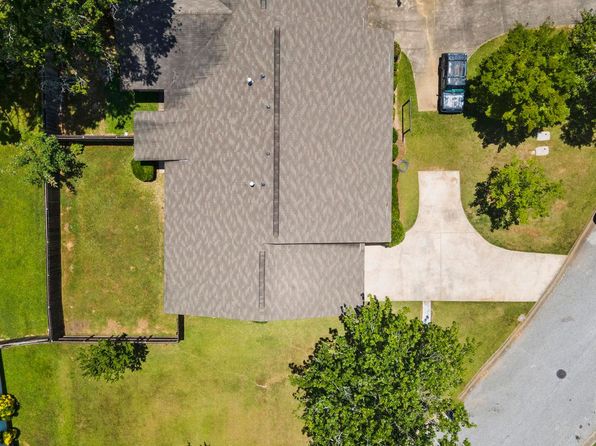 2107 Henderson Dr, Opelika, AL 36801