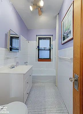 5th image of 150 W 95th St APT 1B