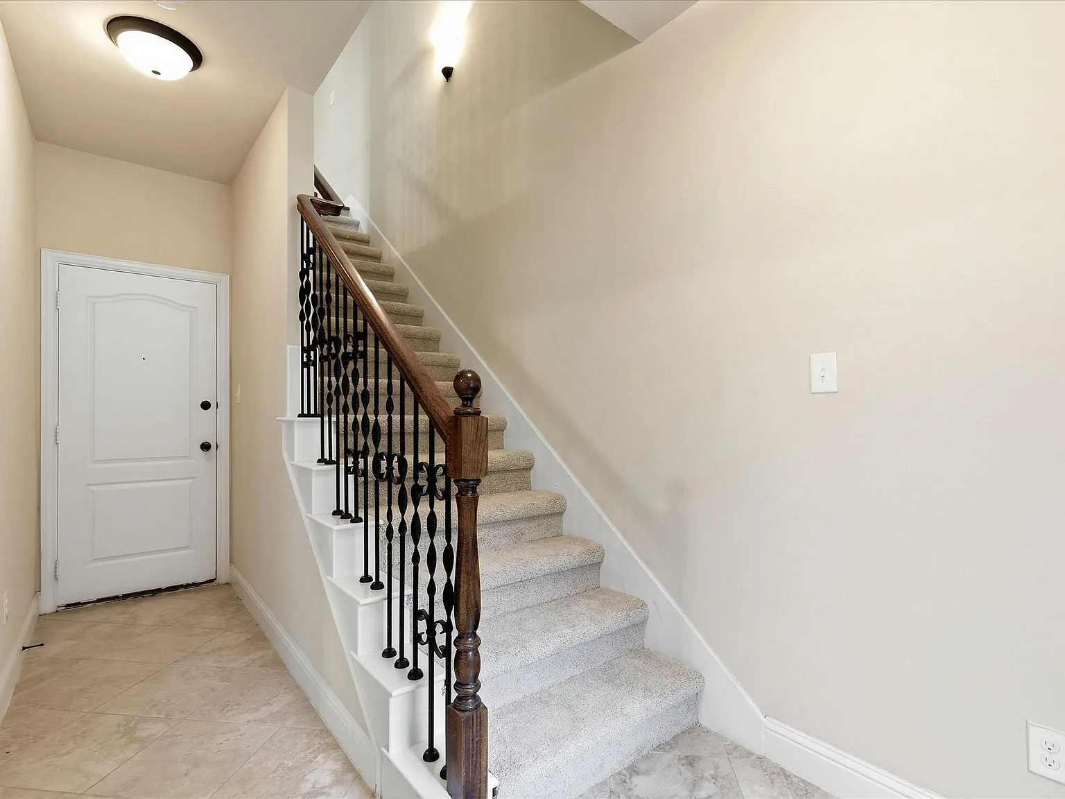 3 bed, 2.5 bath, 1802 sqft, $2,375 — Photo 4