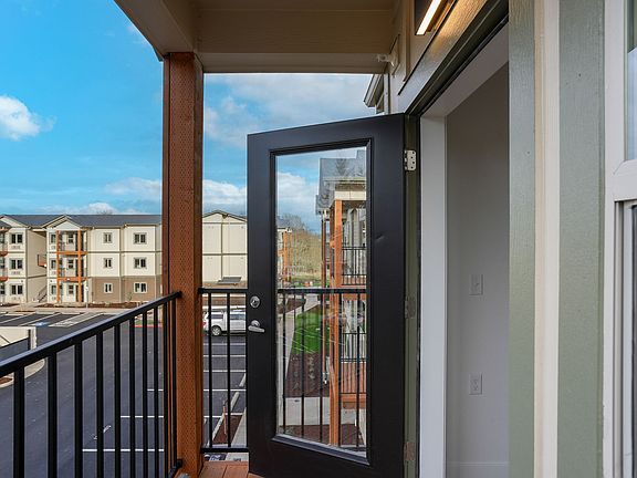 5th image of 300 Hoxton Ave #362720303