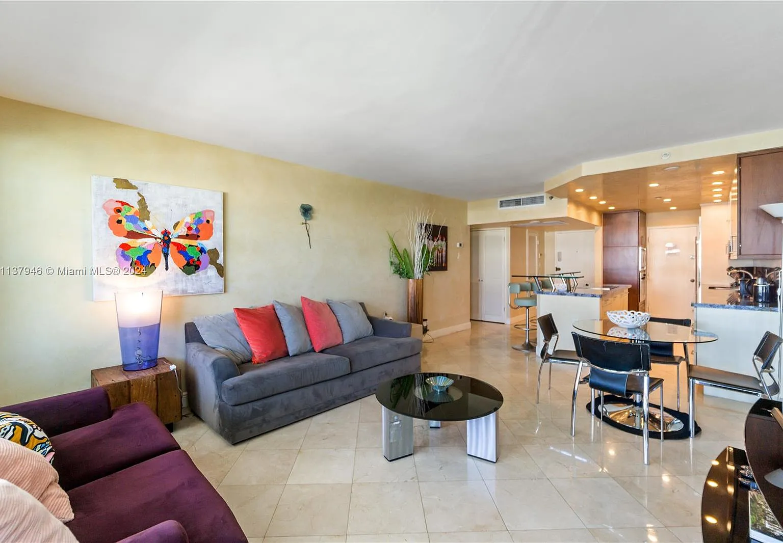 The Decoplage Condo — Photo 3