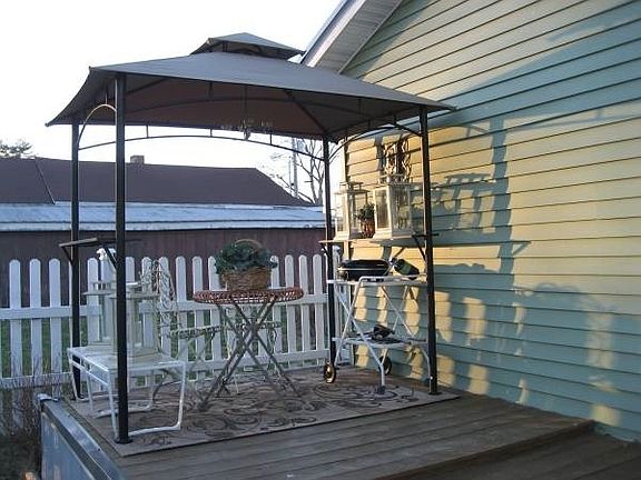 3rd image of 617 Murphy St