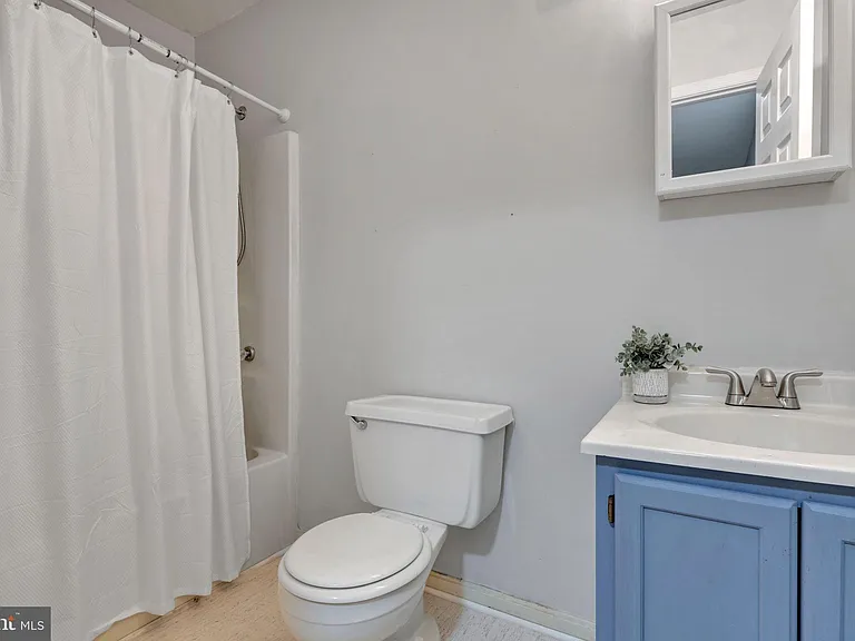 1105 61st Ave — Photo 13
