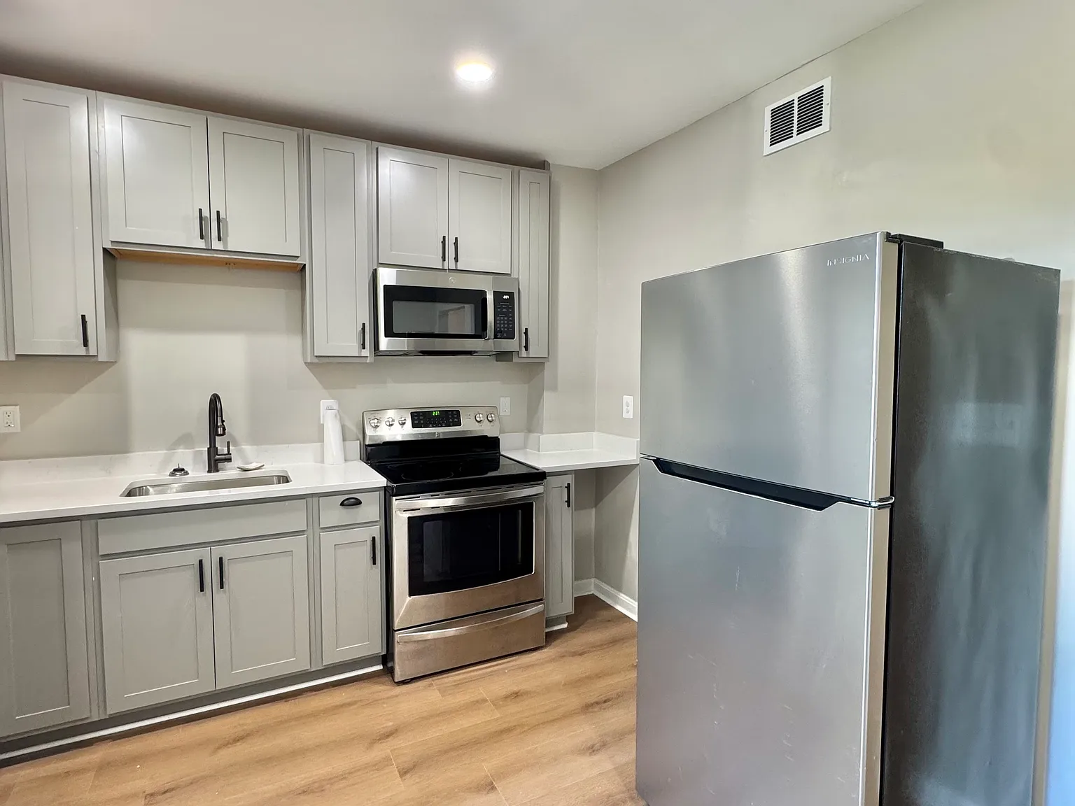 3 bed, $1,500 — Photo 1