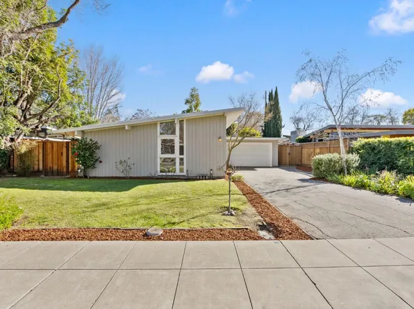 1079 Moffett Cir, Palo Alto, CA 94303