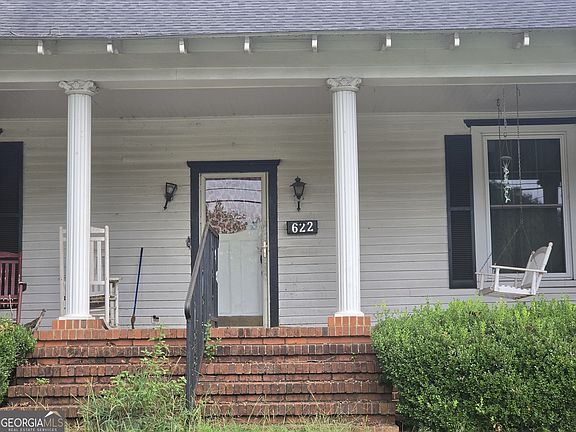 3rd image of 622 6th Ave NE