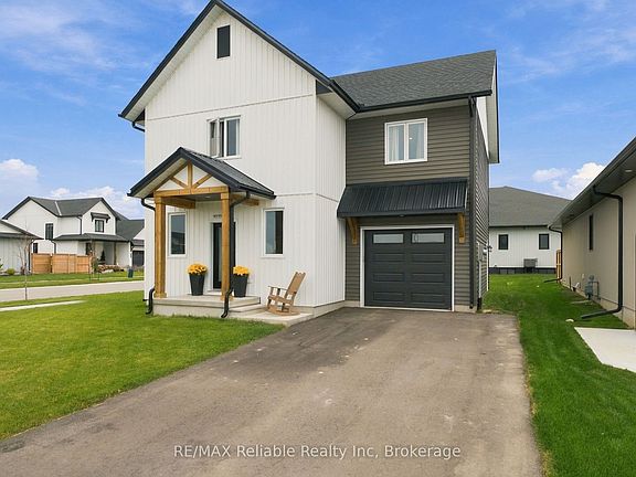 3rd image of 471 Woodridge Dr