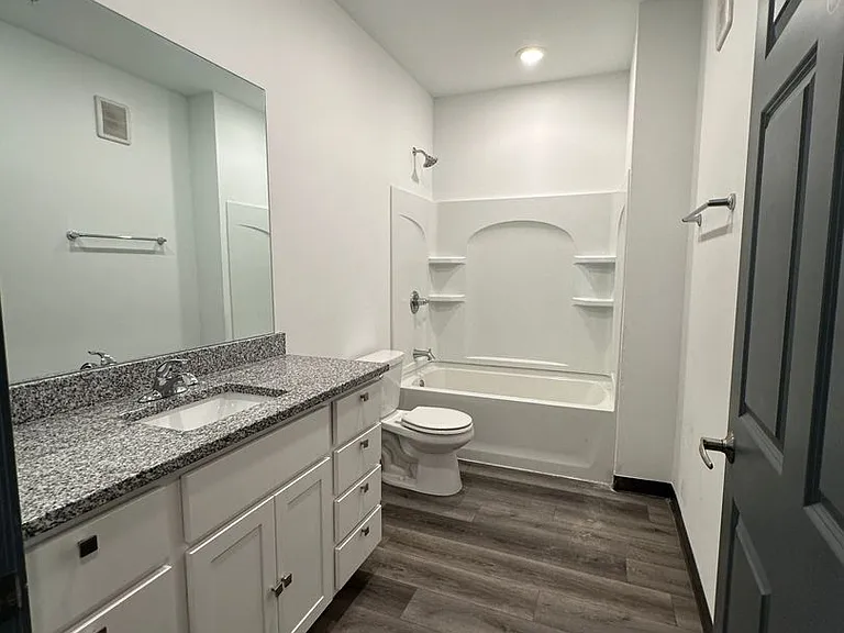 The Eastview — Photo 21