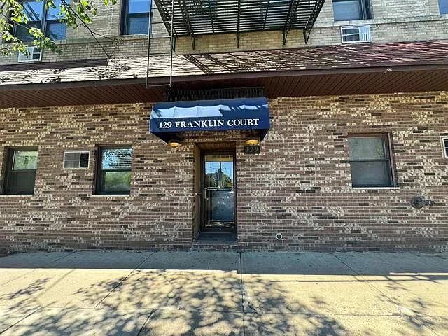 129 Franklin St #D5 — Photo 12