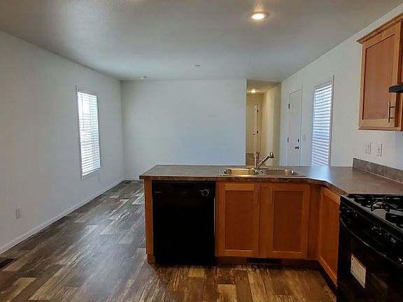 3rd image of 3401 N Walnut Rd Unit 402