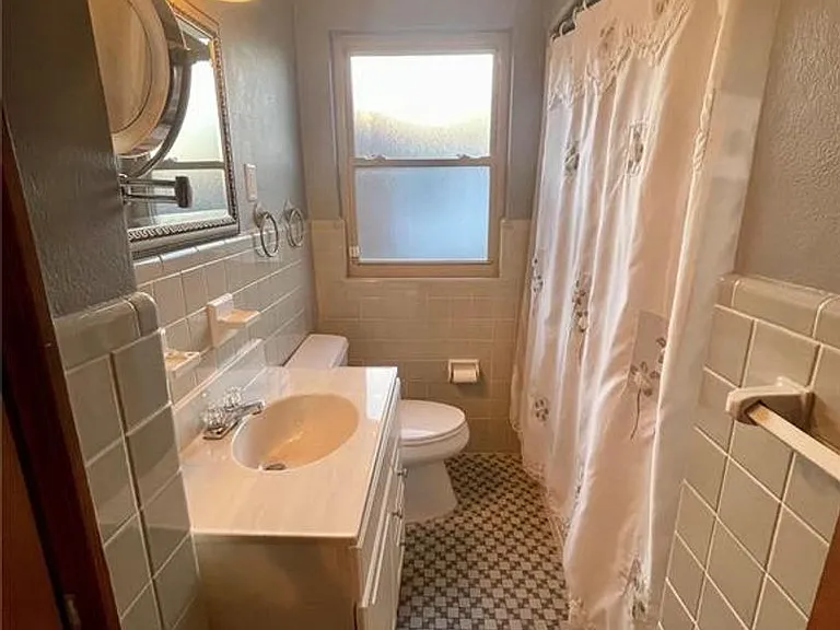 8501 Grantshire Ln — Photo 13