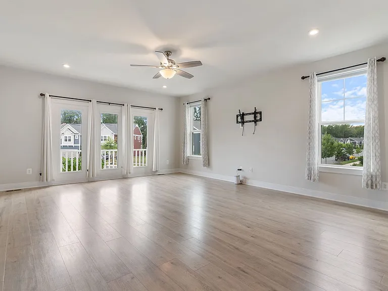 1460 Meadowlark Glen Rd — Photo 12