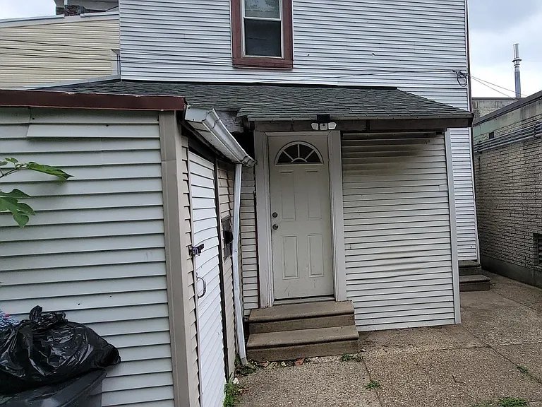4760 Richmond St #3 — Photo 6