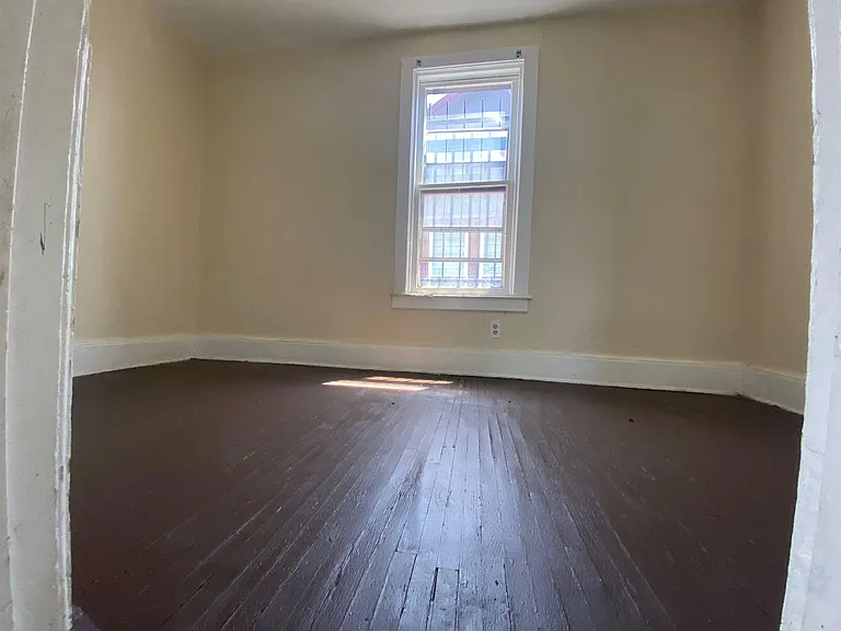 716 Plymouth St — Photo 12