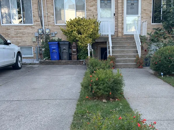 256 Maple Pkwy, Staten Island, NY 10303