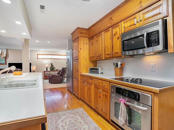 4th image of 6507 Somerset Dr.