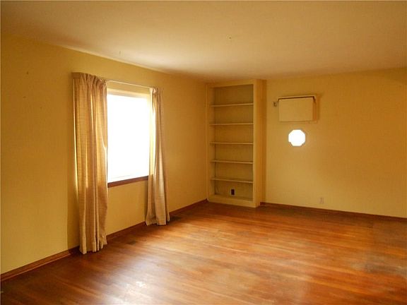 4th image of 7 W Park Ln