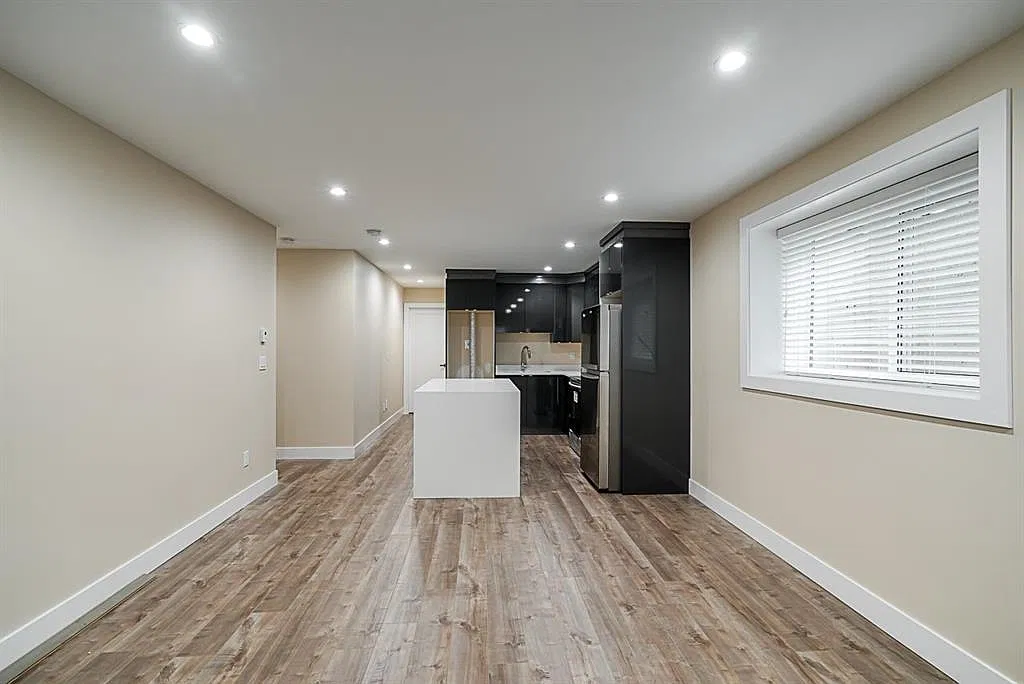 3 bed, 1200 sqft, $3,000 — Photo 4