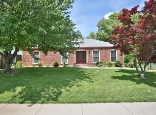 11017 Finchley Rd, Douglass Hills, KY 40243