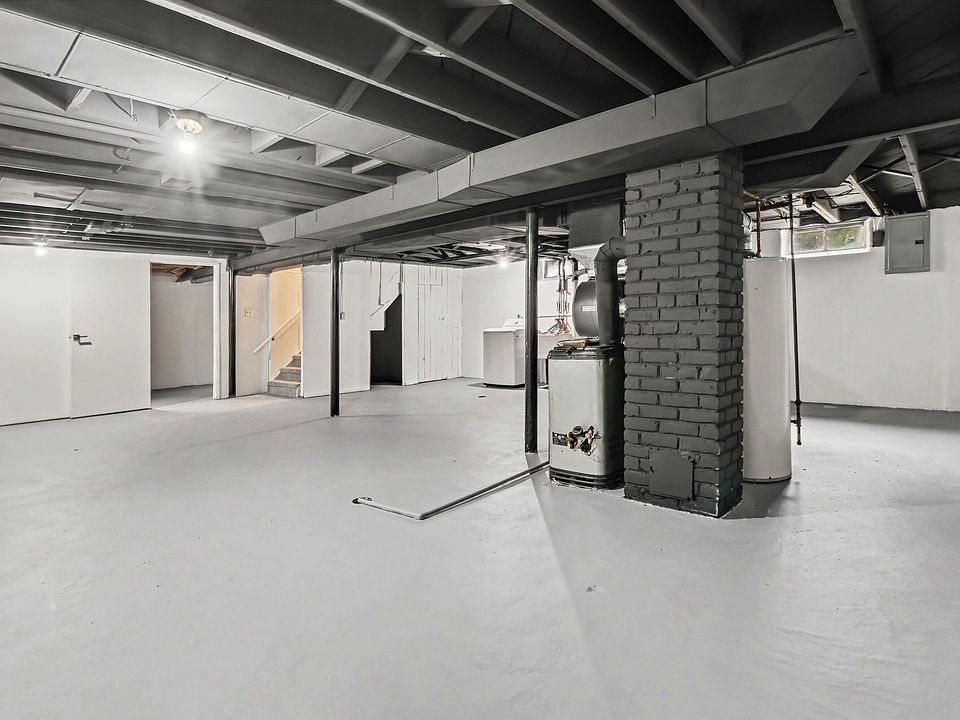 23051 Majestic St, photo 26