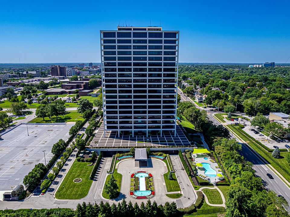 700 W 31st St offers a desirable upscale living experience from the outside in.