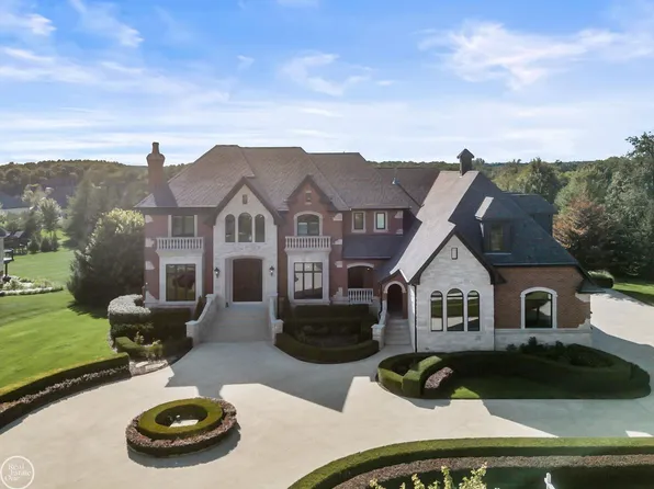 61909 Cotswold Dr Unit 26 & 27, Washington, MI 48094