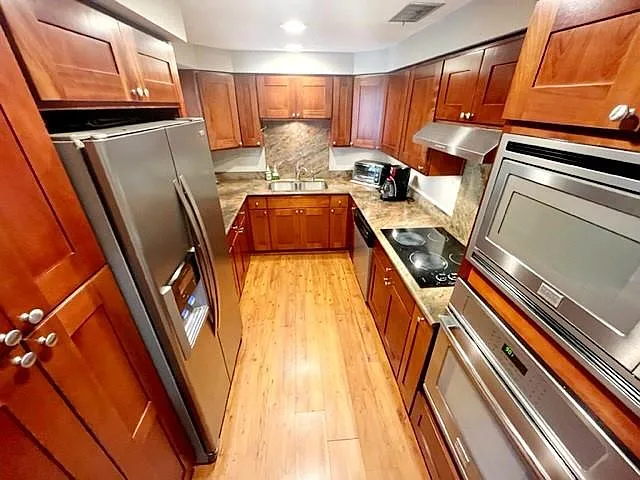 2 bed, 2.5 bath, 2000 sqft, $3,400 — Photo 4
