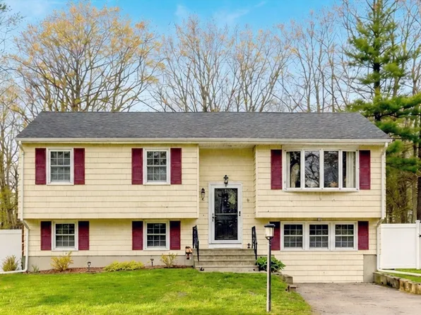 8 Bicknell St, Foxboro, MA 02035