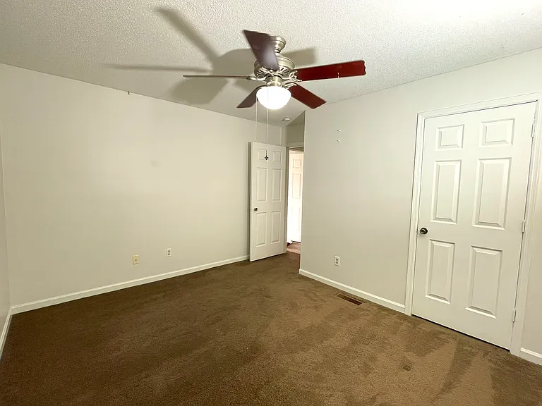 9048 Daisy Dallas Rd #B — Photo 8