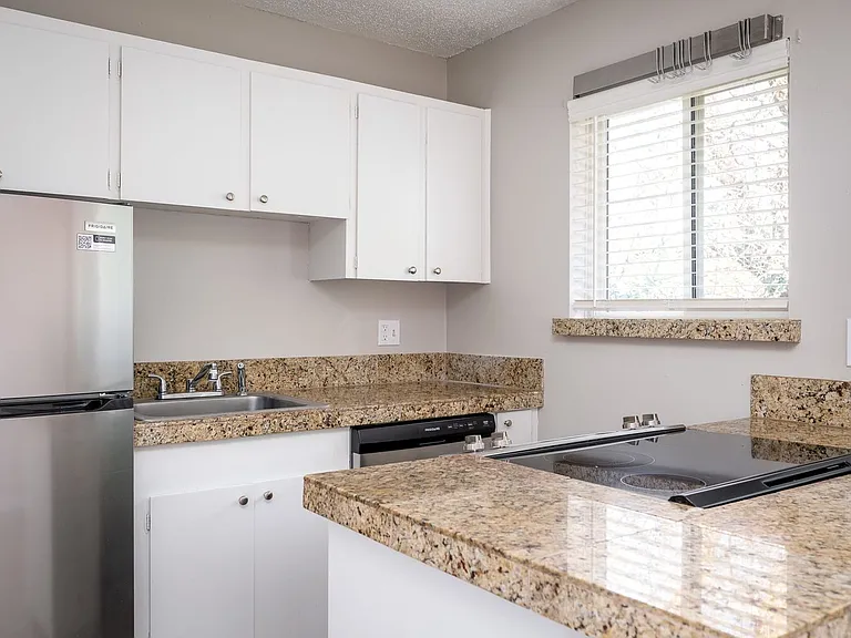 9550 SW Washington Dr — Photo 28