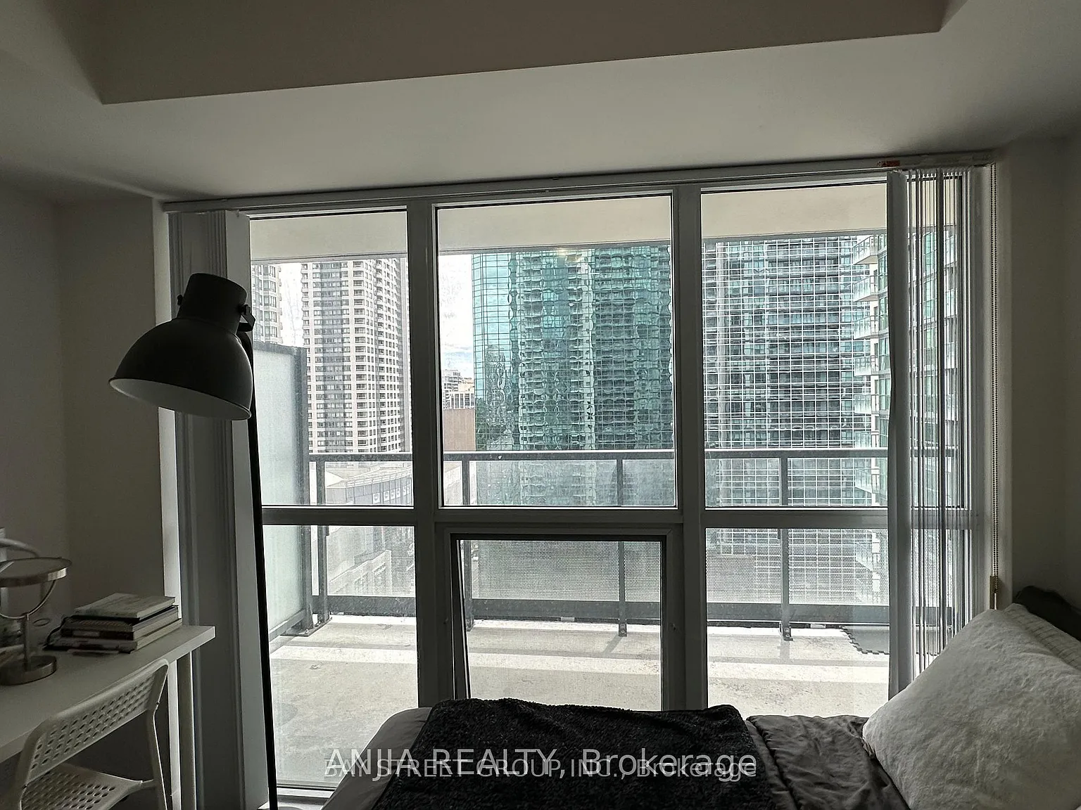 5168 Yonge St — Photo 4
