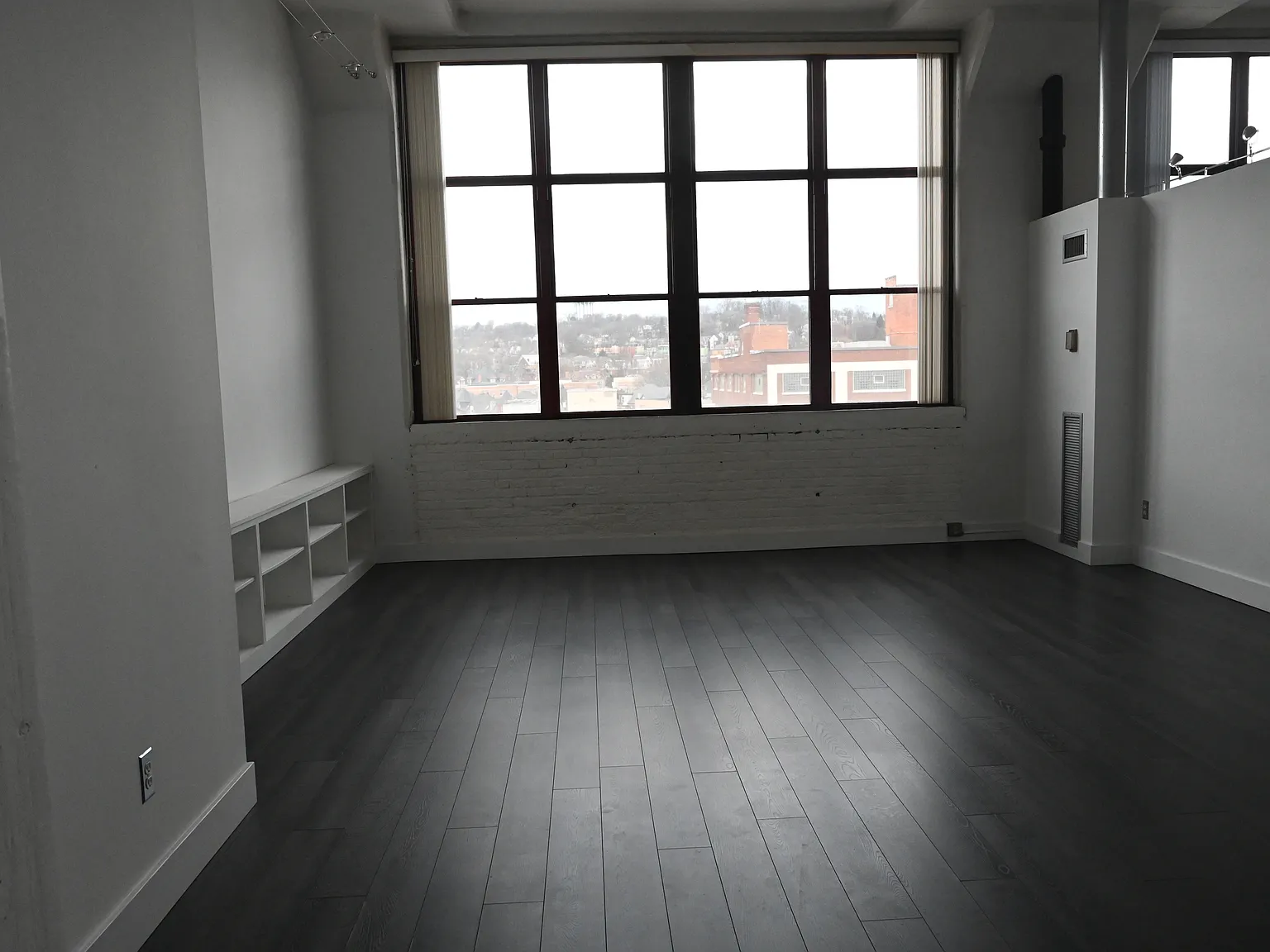 1 bed, 945 sqft, $1,950 — Photo 3