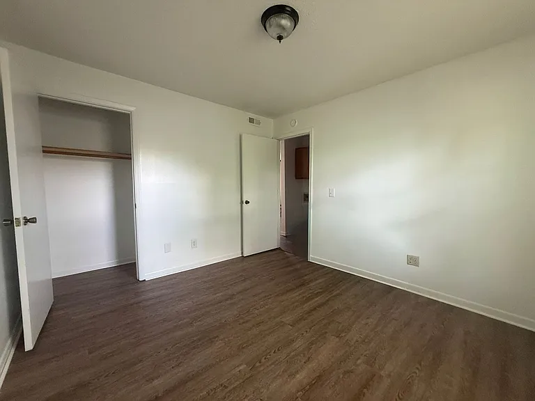 1911 N Dixie Ave — Photo 15