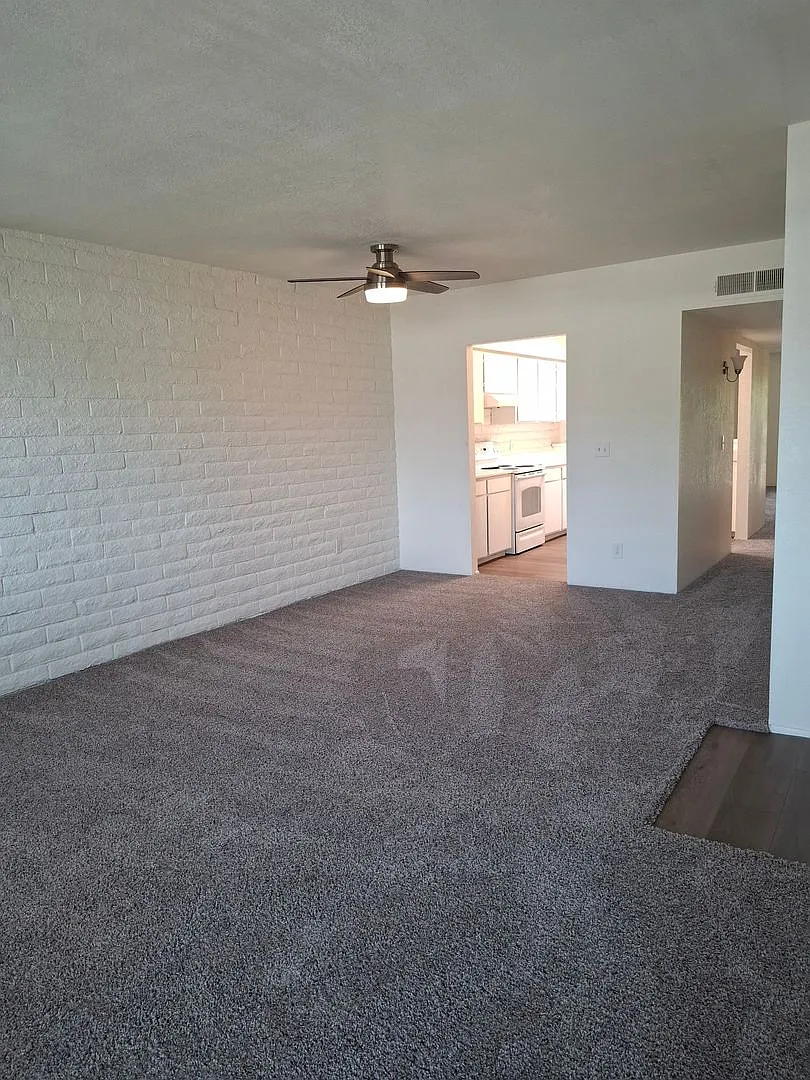 Taylor Heights Apartments — Photo 2