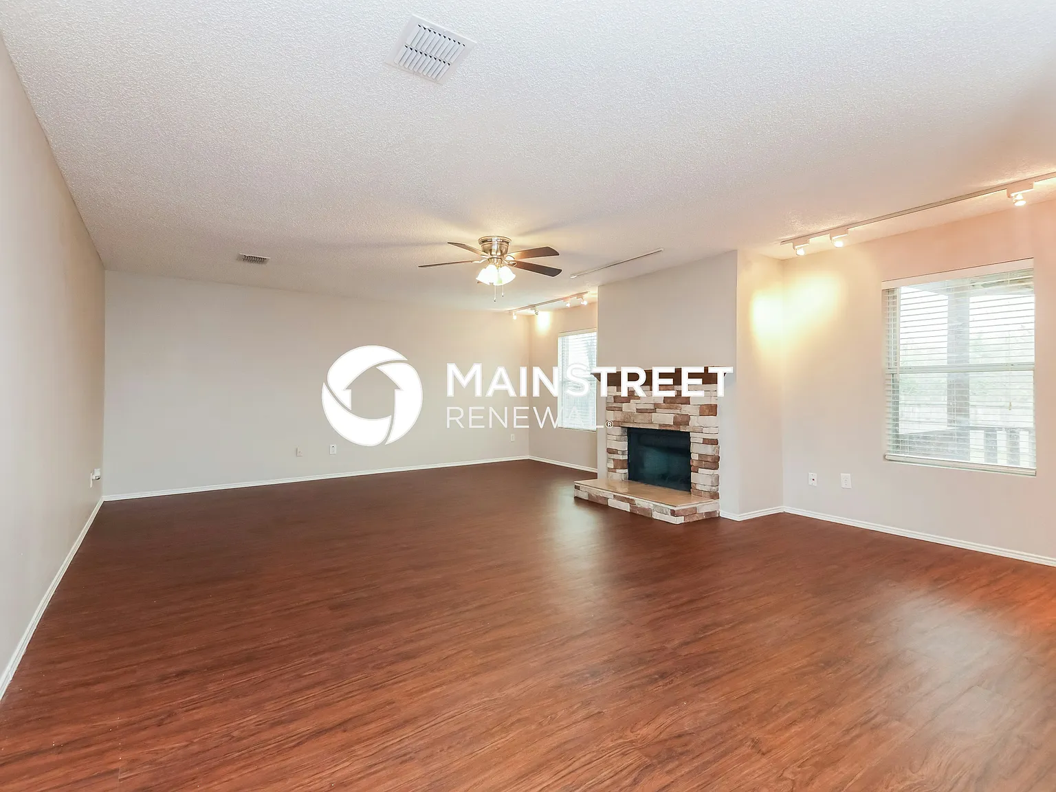 1673 Chesterwood Dr — Photo 3