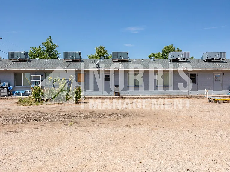 710 N Olive Ave — Photo 14