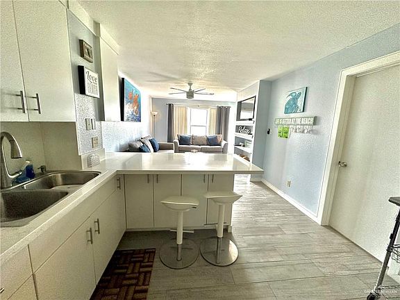 4th image of 120 Padre Blvd