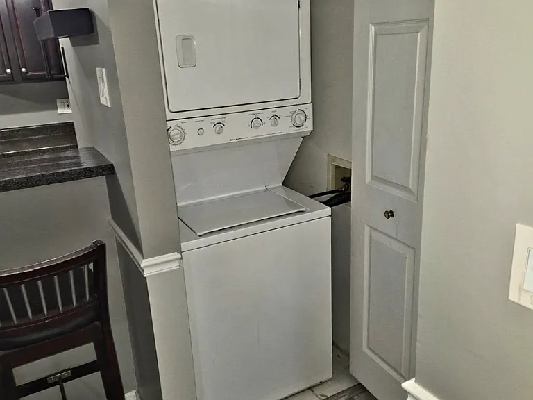 213 E Liberty St #8 — Photo 8