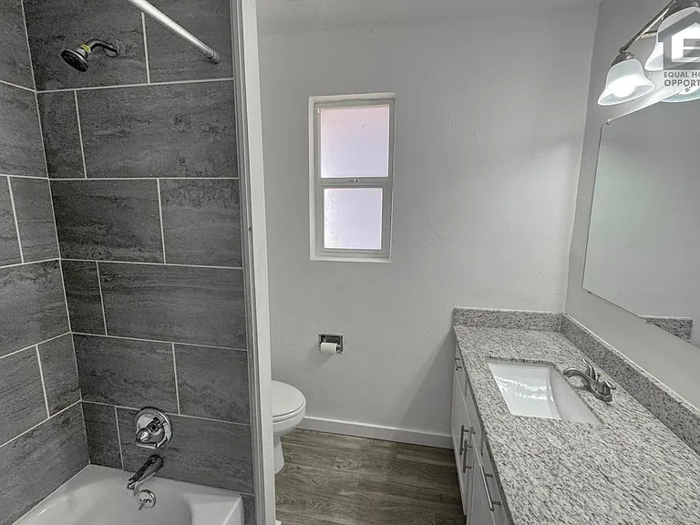 1336 E Willetta St — Photo 47