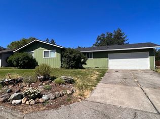 915 Glendower St, Ashland, OR 97520
